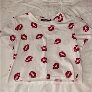 Small lips crop top